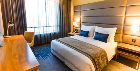 hotel room image
