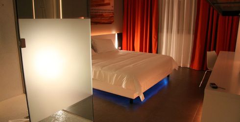 hotel room image