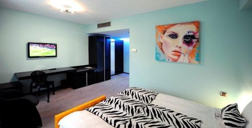 hotel room image