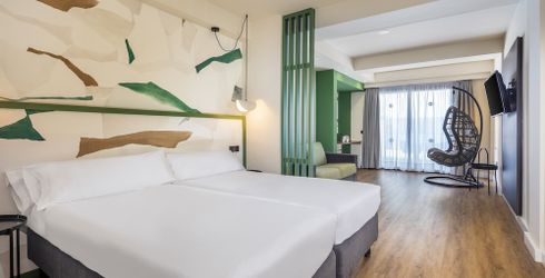 hotel room image