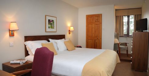 hotel room image