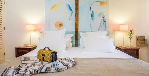 hotel room image
