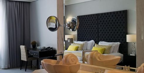 hotel room image