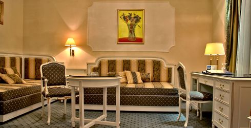 hotel room image