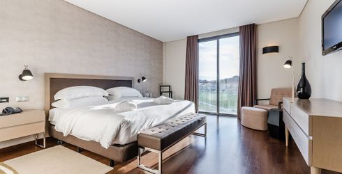 hotel room image