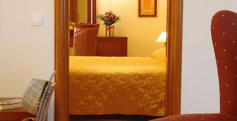 hotel room image