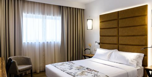 hotel room image