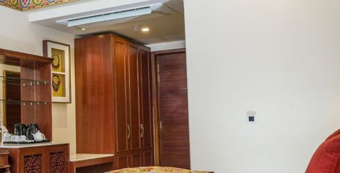 hotel room image