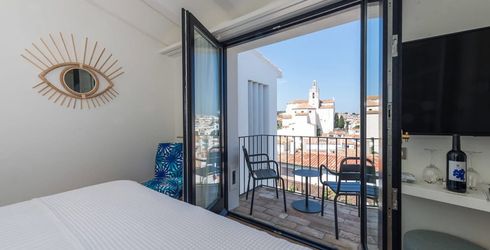 hotel room image