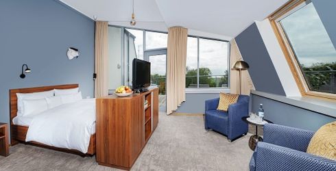 hotel room image