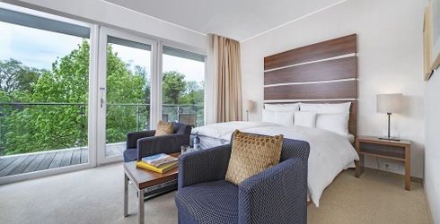 hotel room image