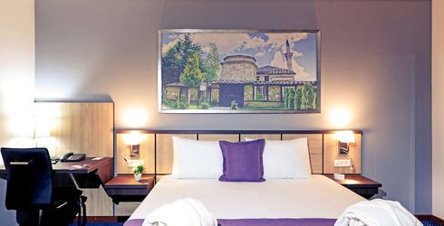 hotel room image