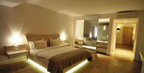 hotel room image