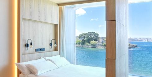 hotel room image