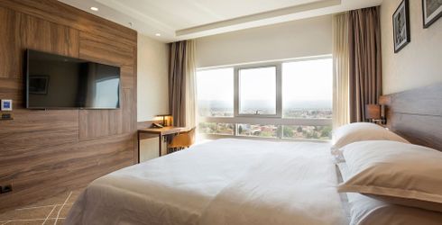 hotel room image