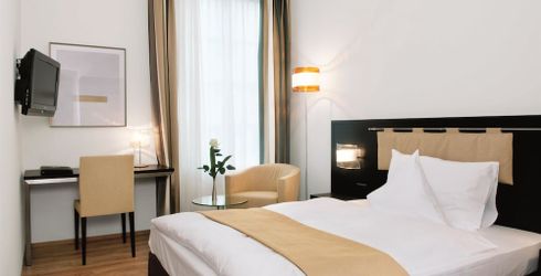 hotel room image