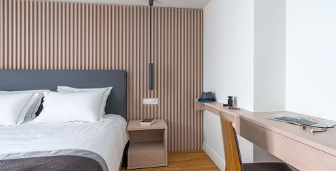 hotel room image