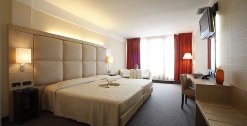 hotel room image