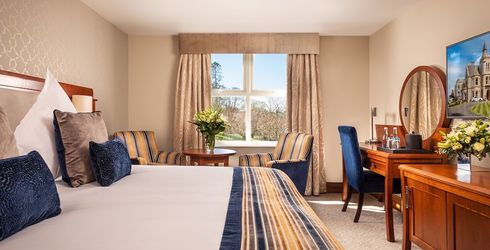 hotel room image