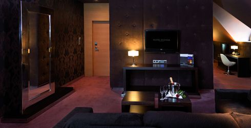 hotel room image