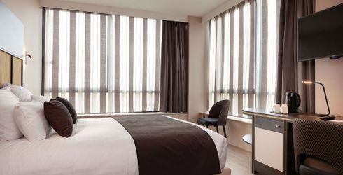 hotel room image