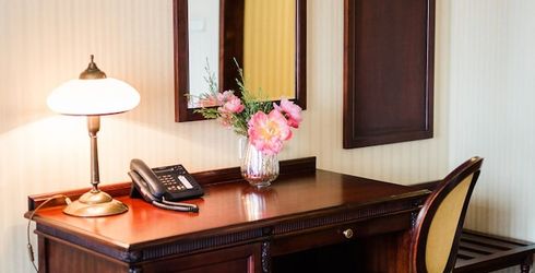 hotel room image