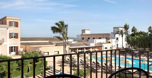 hotel room image