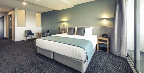 hotel room image