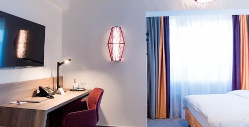 hotel room image