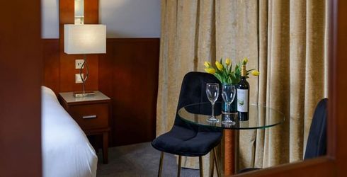 hotel room image