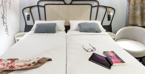 hotel room image
