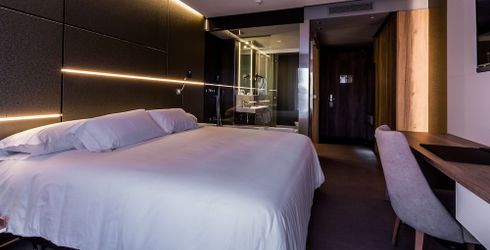 hotel room image