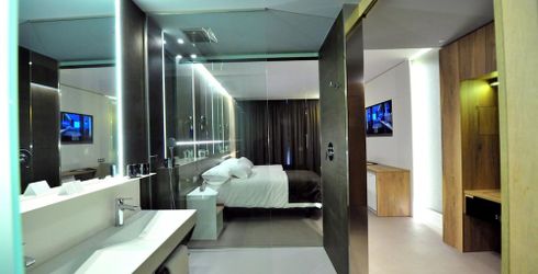 hotel room image