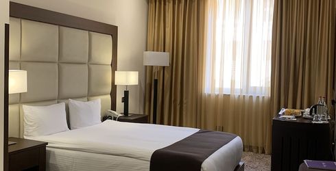 hotel room image