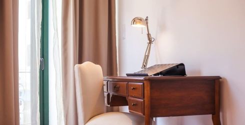 hotel room image