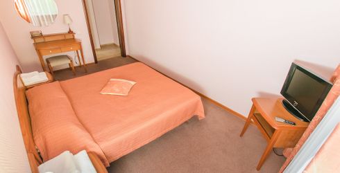hotel room image