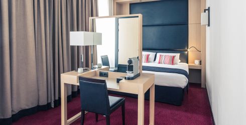 hotel room image
