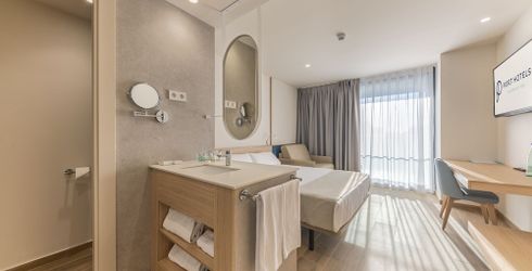 hotel room image