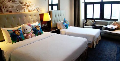 hotel room image