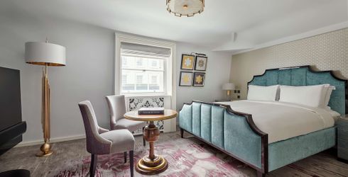 hotel room image