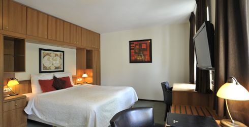 hotel room image