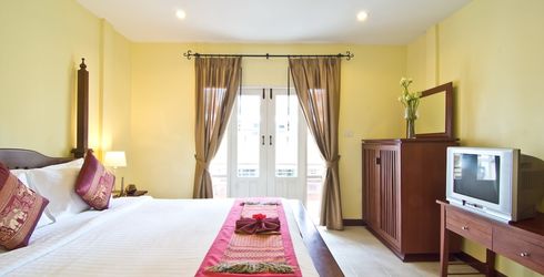 hotel room image