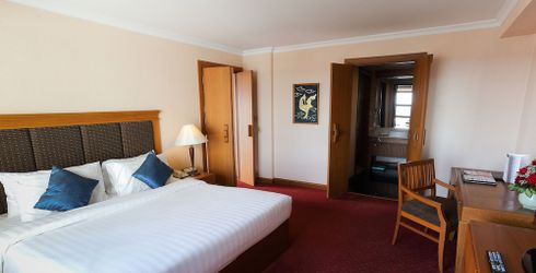 hotel room image