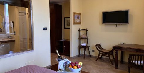 hotel room image