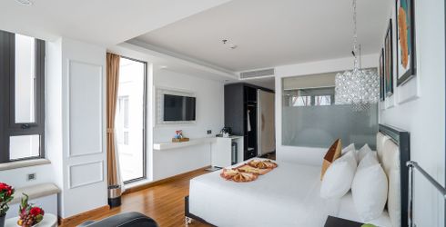 hotel room image