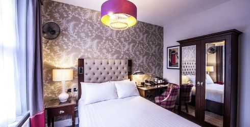 hotel room image