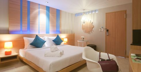hotel room image