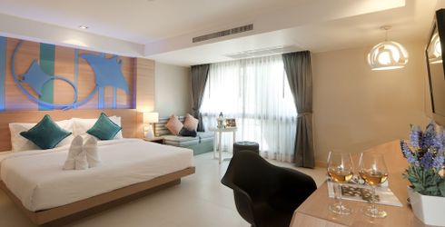 hotel room image