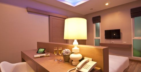 hotel room image