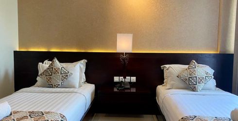 hotel room image